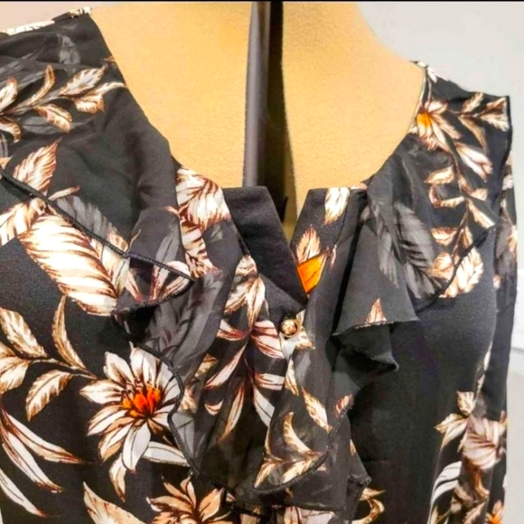 NWT 2X Sheer Sleeved Ruffly Blouse - Picture 8 of 9